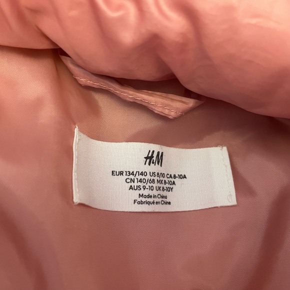 Girls H&M puff jacket.  Size 8-10. - Picture 2 of 2